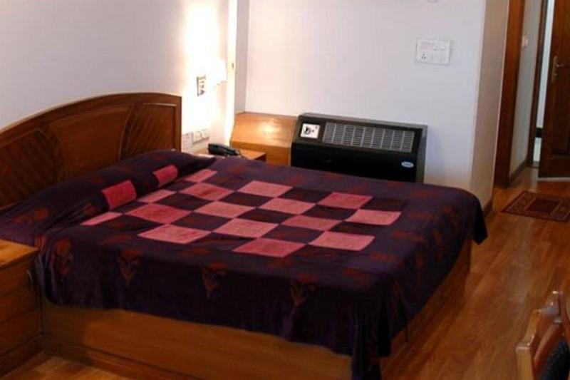 Hotel Silver Rock Mussoorie Extérieur photo