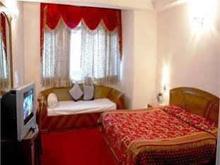 Hotel Silver Rock Mussoorie Extérieur photo